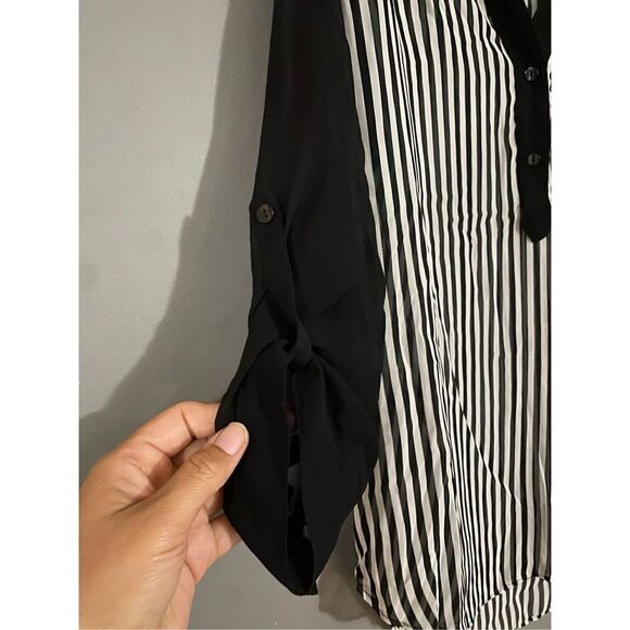 Maurices Black And White Striped Print Toll Tab Sleeve Half Button Shirt M - Picture 3 of 7